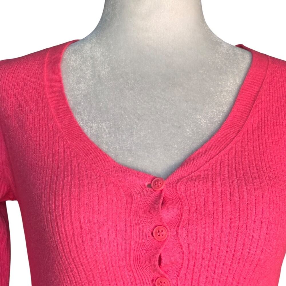 From Future Fuchsia Pink Ribbed Wool Cardigan Button Front Fitted Cropped - Picture 2 of 8